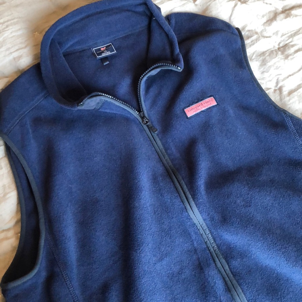 Men’s Navy blue vest!!